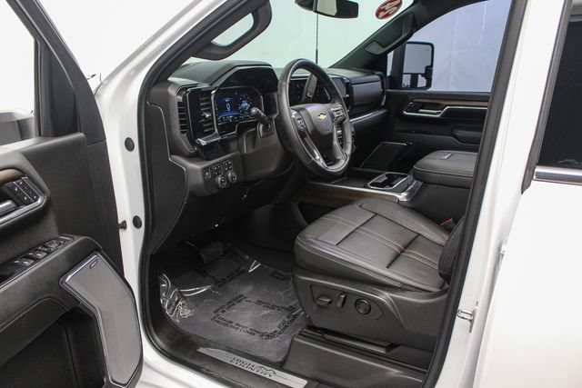 Certified 2024 Chevrolet Silverado 2500 High Country AWD/4WD image 11