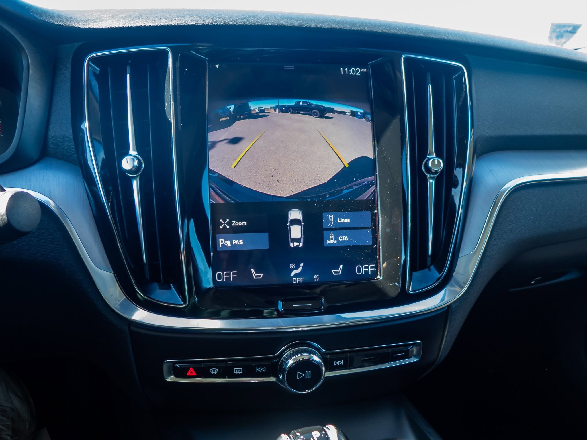 Used 2020 Volvo S60 T5 Momentum image 17