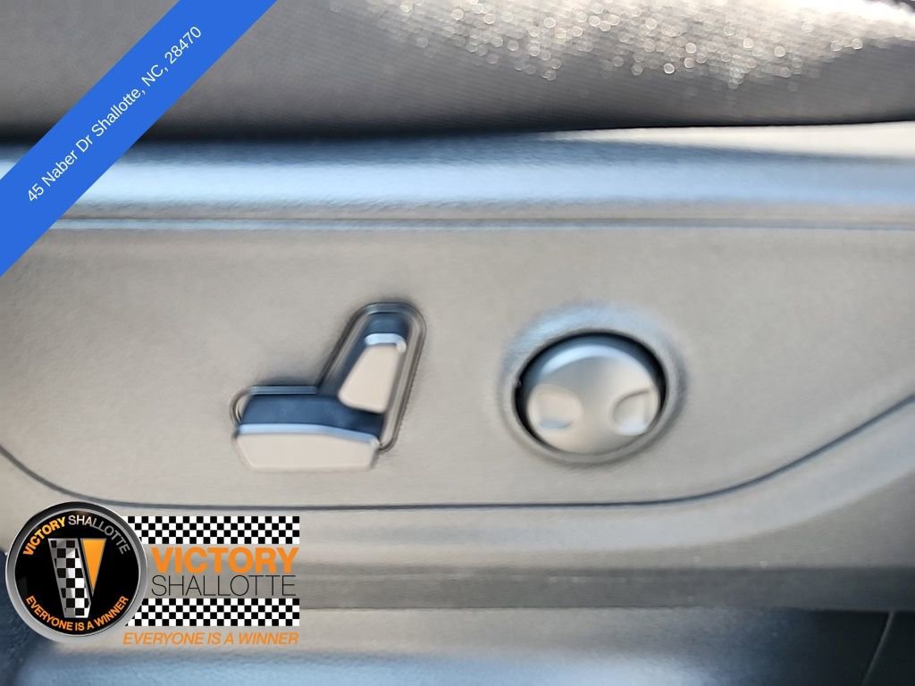 New 2025 RAM 1500 4x4 Crew Cab image 21