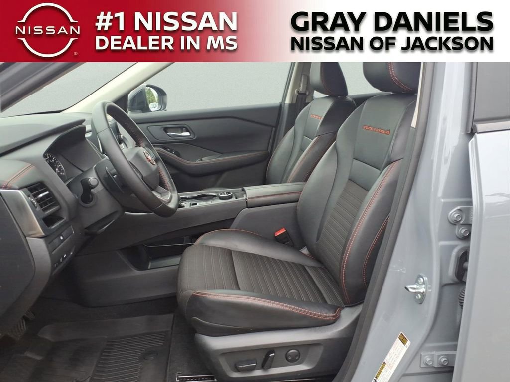 Certified 2025 Nissan Rogue SV AWD/4WD image 23
