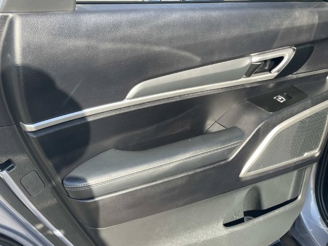 Used 2022 Kia Telluride S FWD image 23