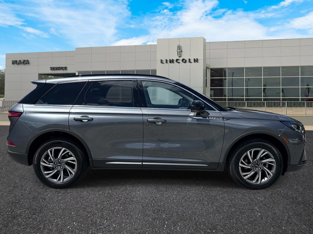 Certified 2026 Lincoln Corsair Premiere AWD/4WD image 2