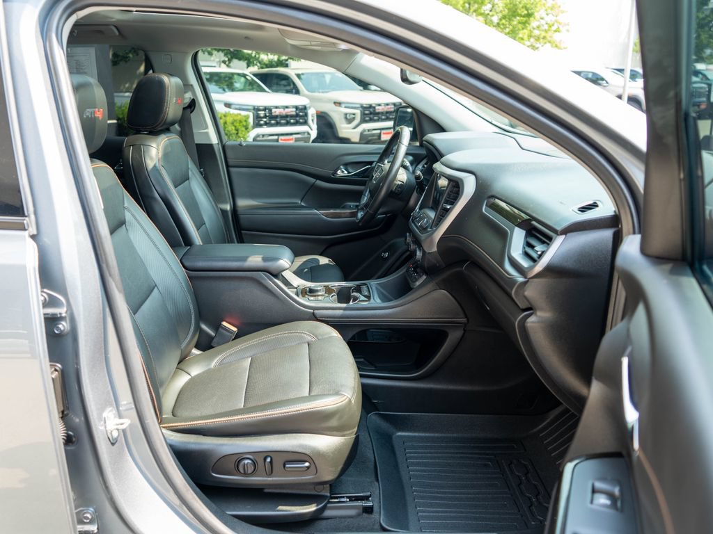 Used 2021 GMC Acadia AT4 w/ Technology Package AWD/4WD image 10