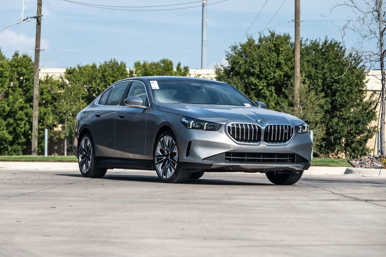 Used 2026 BMW i5 eDrive40 w/ Executive Package RWD image 1