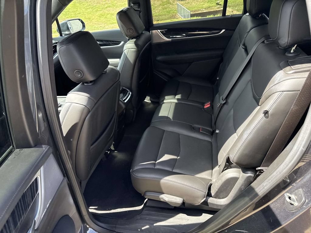 Used 2023 Cadillac XT6 Premium Luxury w/ Technology Package AWD/4WD image 10
