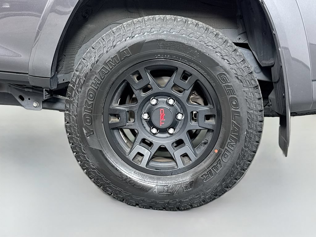 Used 2023 Toyota 4Runner TRD Off-Road Premium w/ Moonroof Package AWD/4WD image 10
