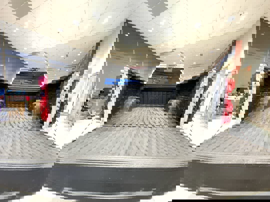 Used 2022 Chevrolet Silverado 1500 High Country w/ Technology Package image 25