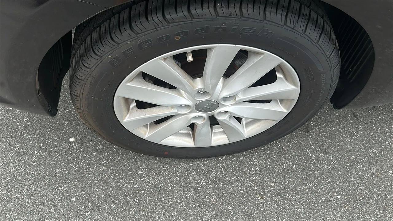 Used 2015 Kia Forte Koup EX FWD image 18