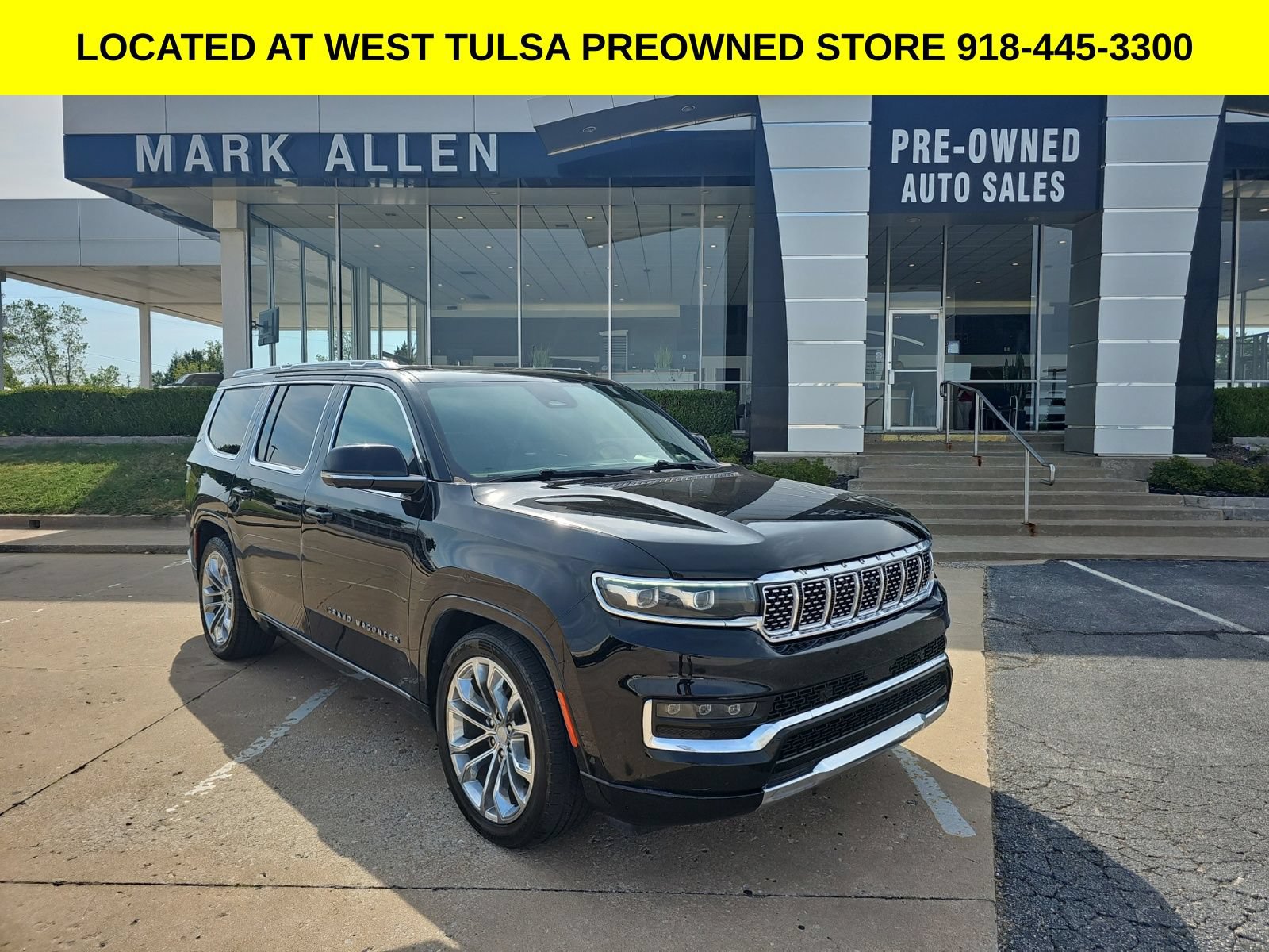 Used 2023 Jeep Grand Wagoneer Series II AWD/4WD image 1