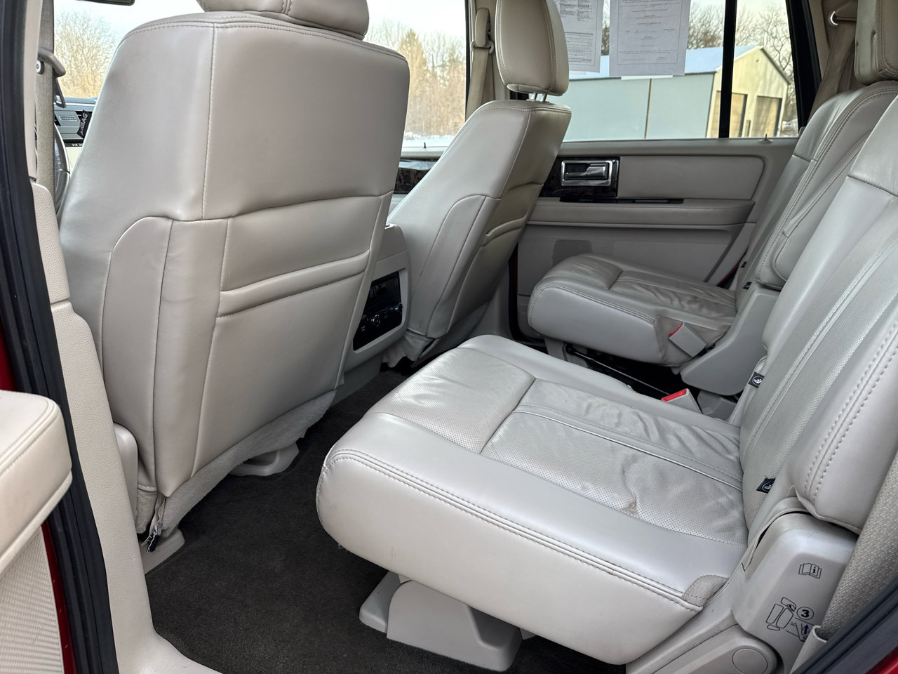 Used 2017 Lincoln Navigator Select image 23