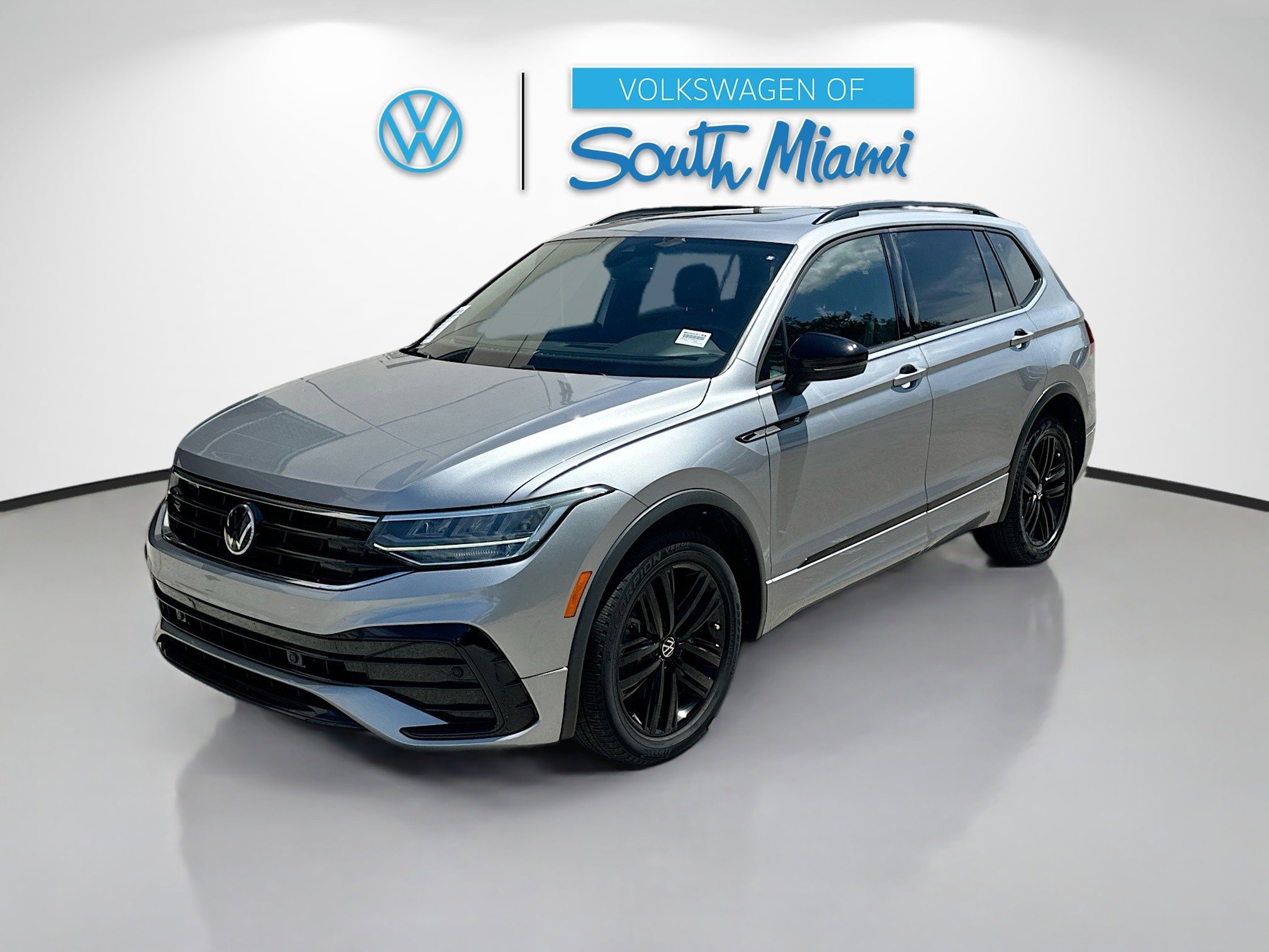 Used 2022 Volkswagen Tiguan SE R-Line