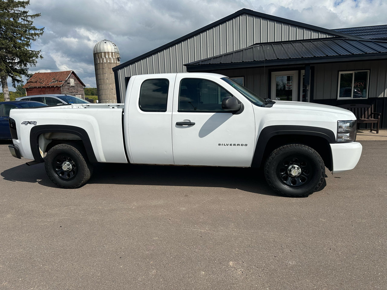 Used 2011 Chevrolet Silverado 1500 W/T image 7