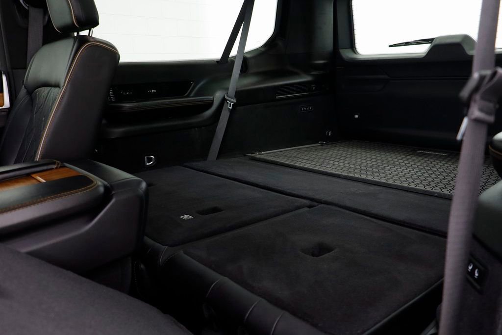 Used 2024 Jeep Grand Wagoneer L Series III image 16