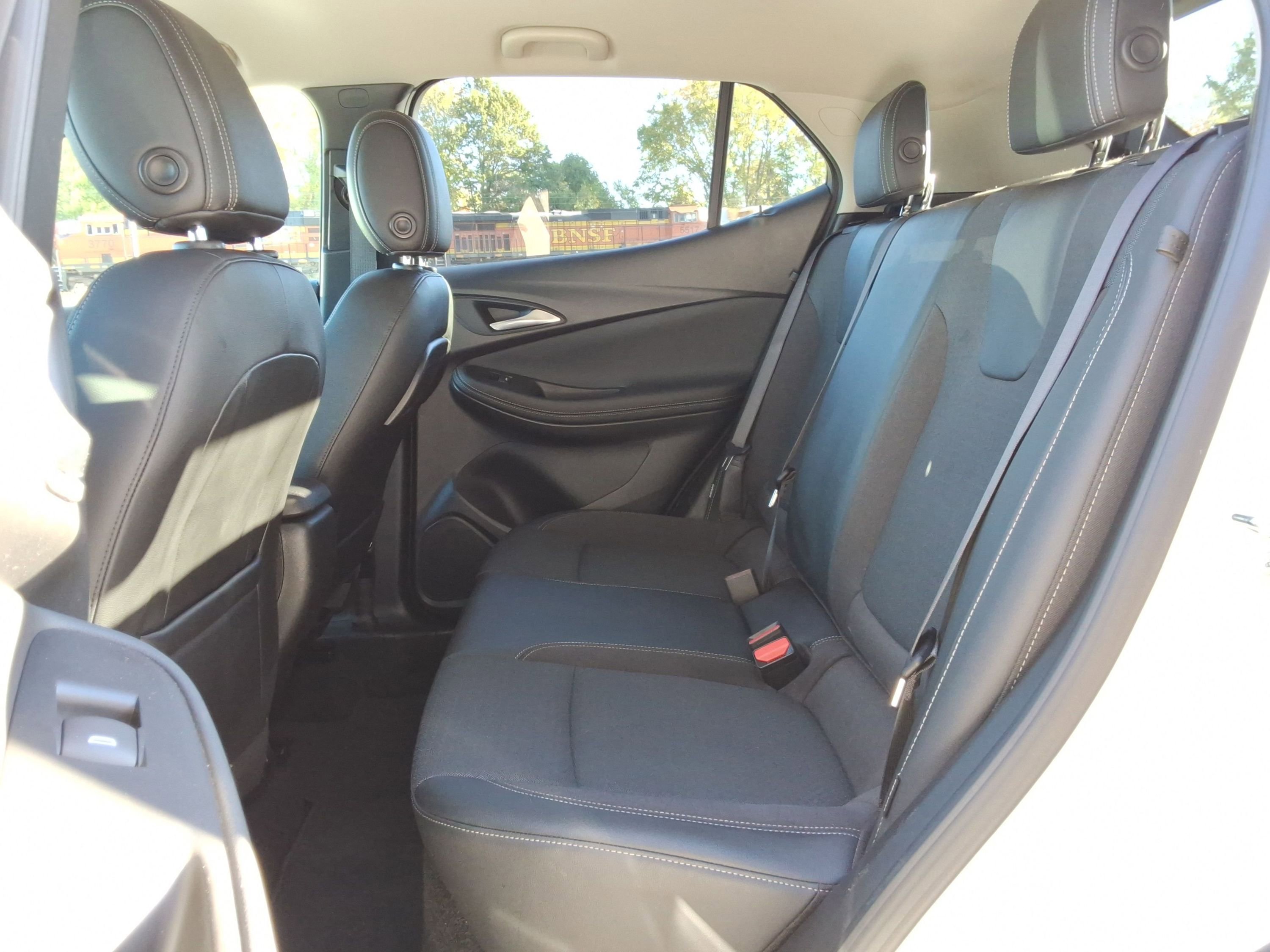 Used 2021 Buick Encore GX Preferred image 27