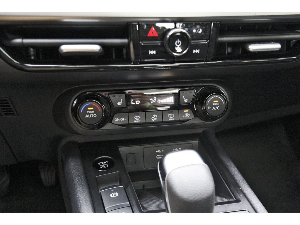 Used 2026 Nissan Kicks SV w/ SV Premium Package FWD image 26