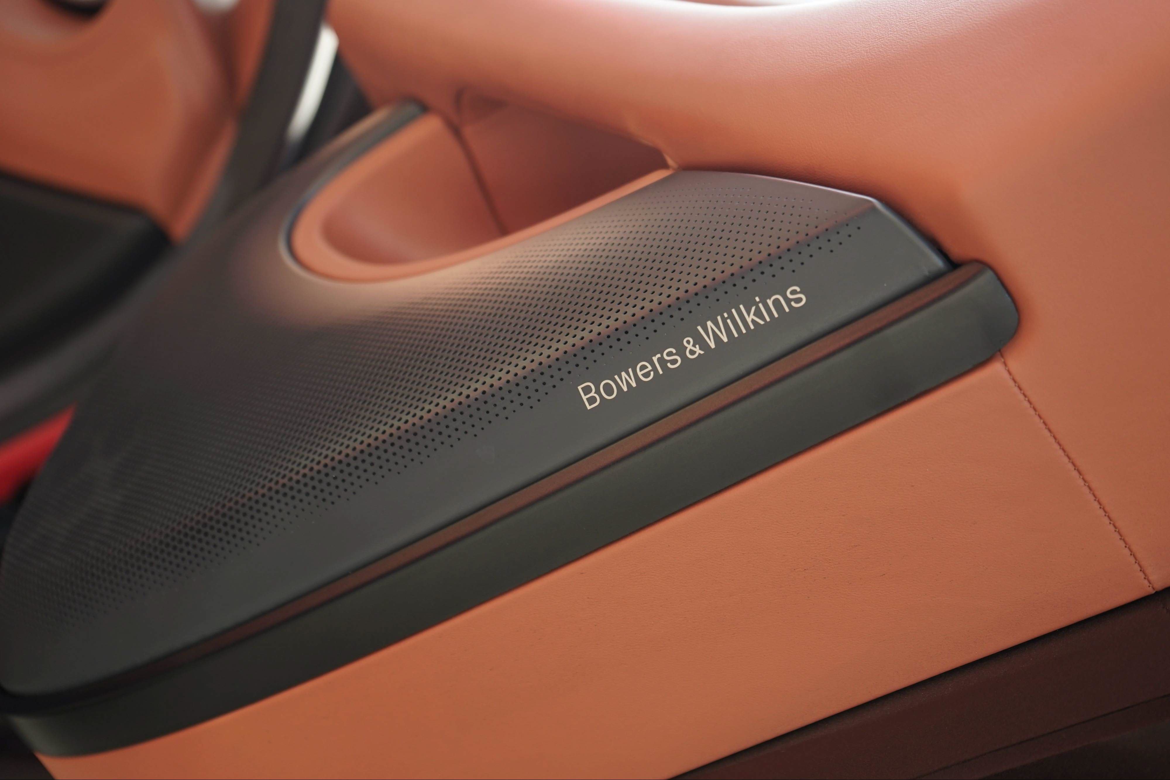 Used 2016 McLaren 570S Coupe RWD image 34