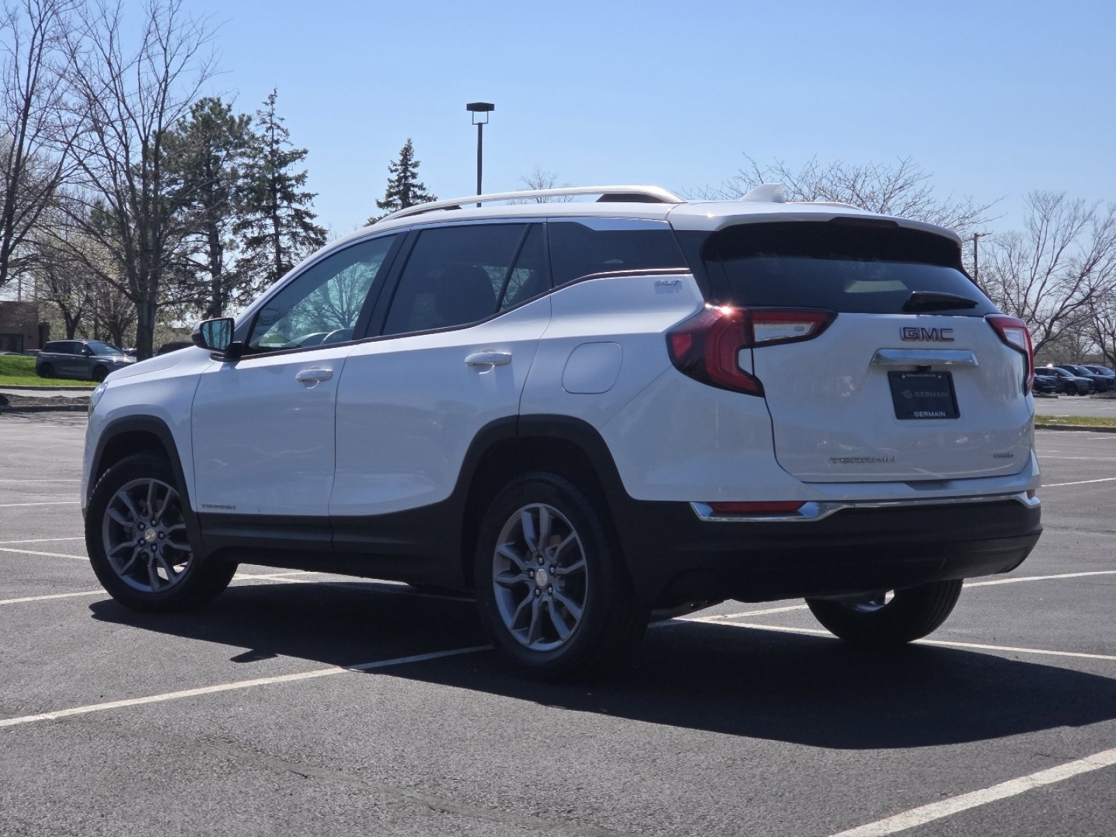 Used 2023 GMC Terrain SLT image 16