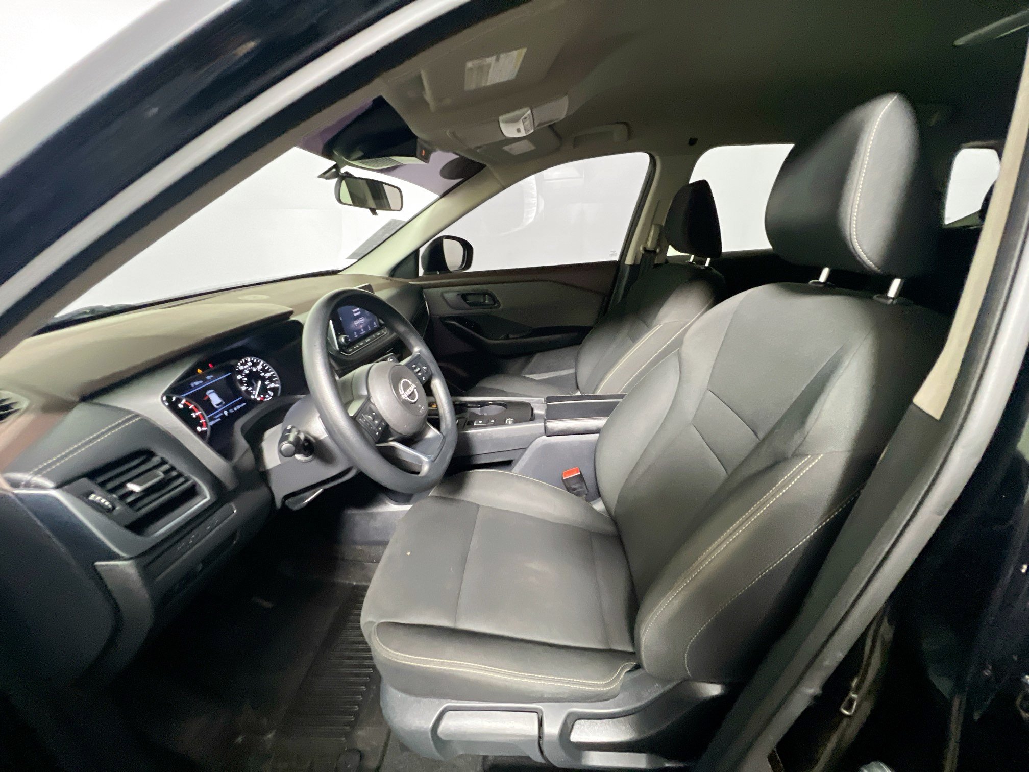 Used 2023 Nissan Rogue S FWD image 14