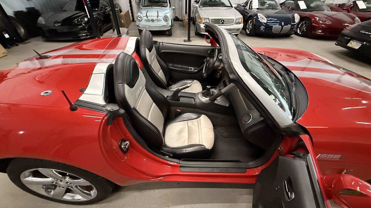 Used 2008 Pontiac Solstice Convertible w/ Premium Package RWD image 18
