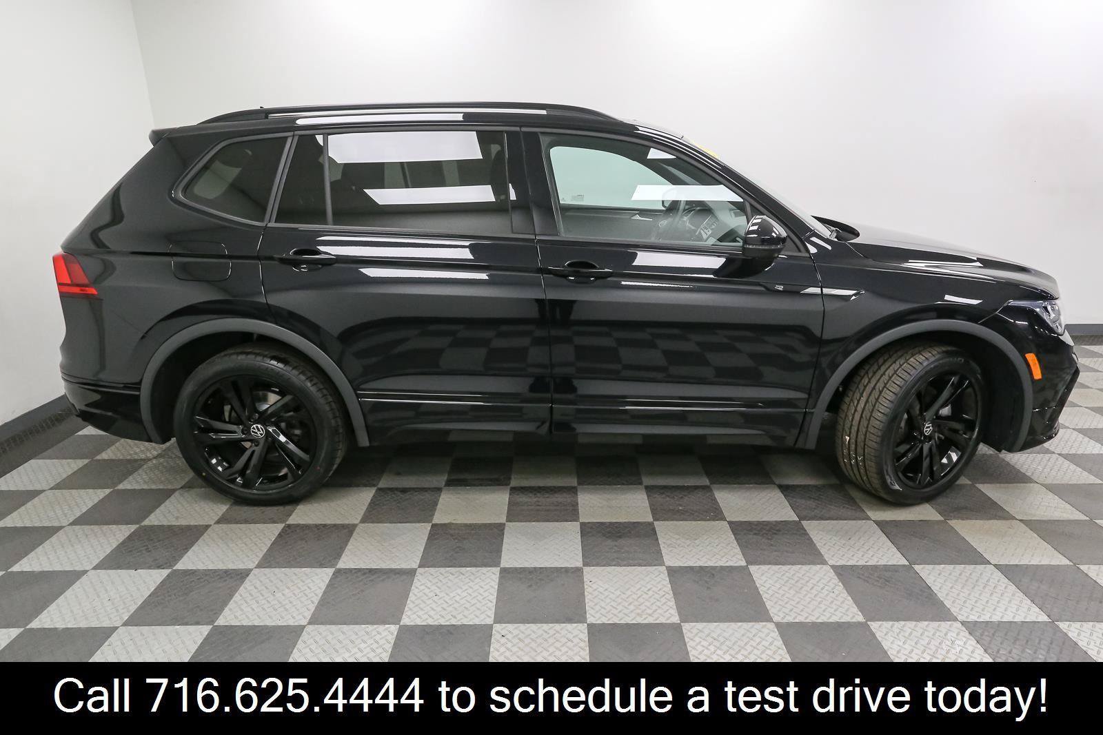 Certified 2024 Volkswagen Tiguan SE R-Line AWD/4WD image 9