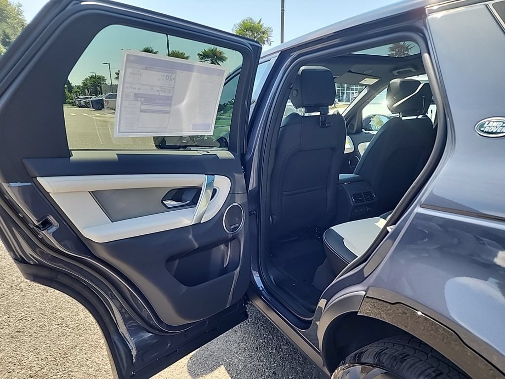 New 2026 Land Rover Discovery Sport Landmark AWD/4WD image 15