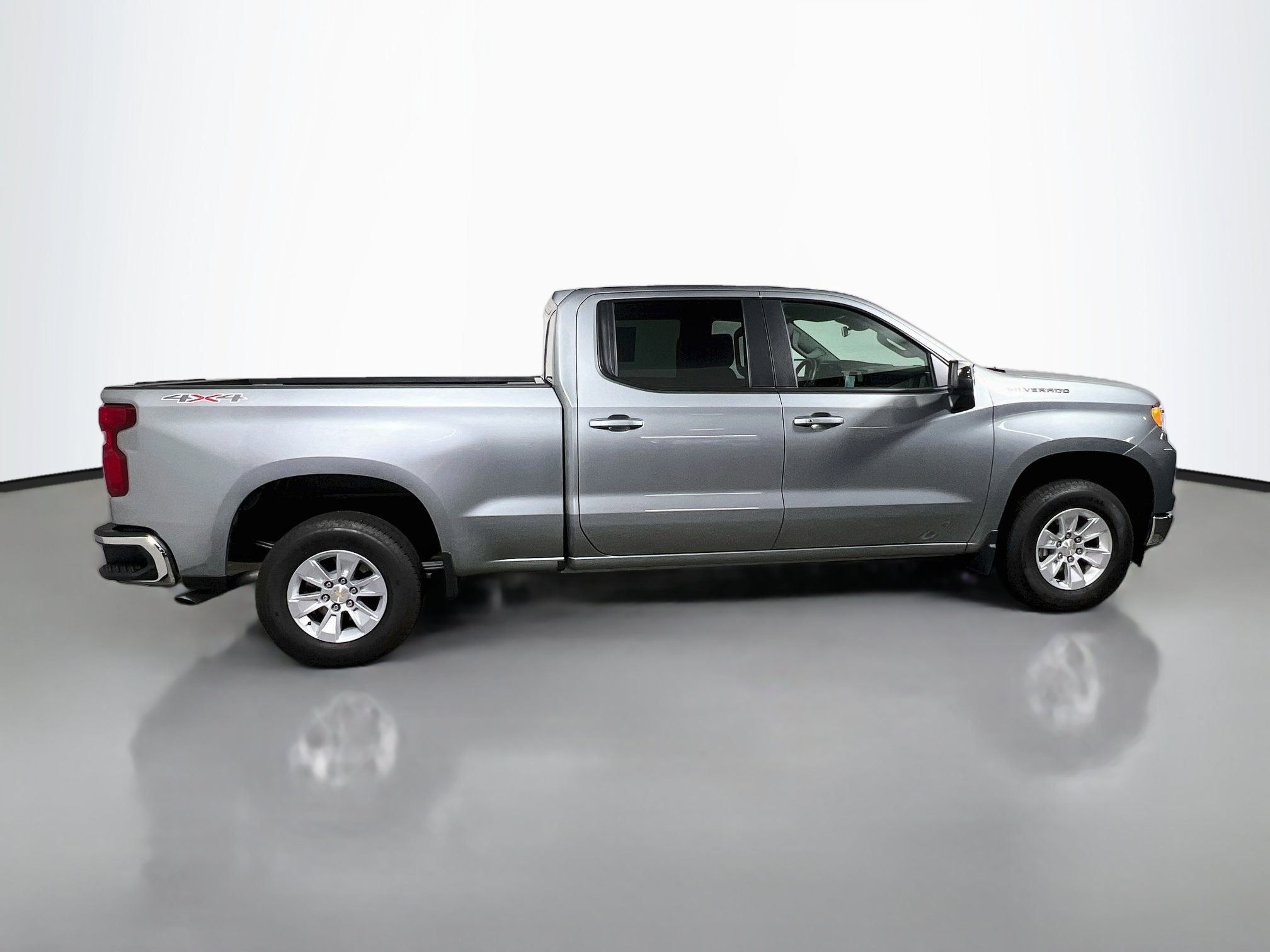 Used 2026 Chevrolet Silverado 1500 LT AWD/4WD image 3