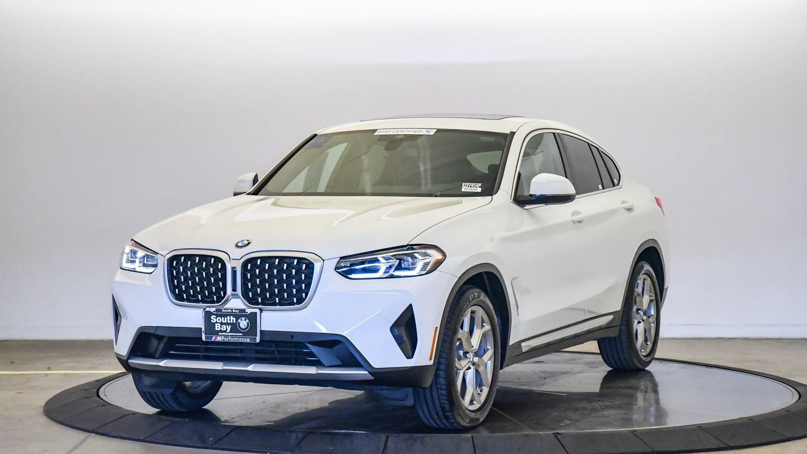 Certified 2023 BMW X4 xDrive30i w/ Convenience Package image 1