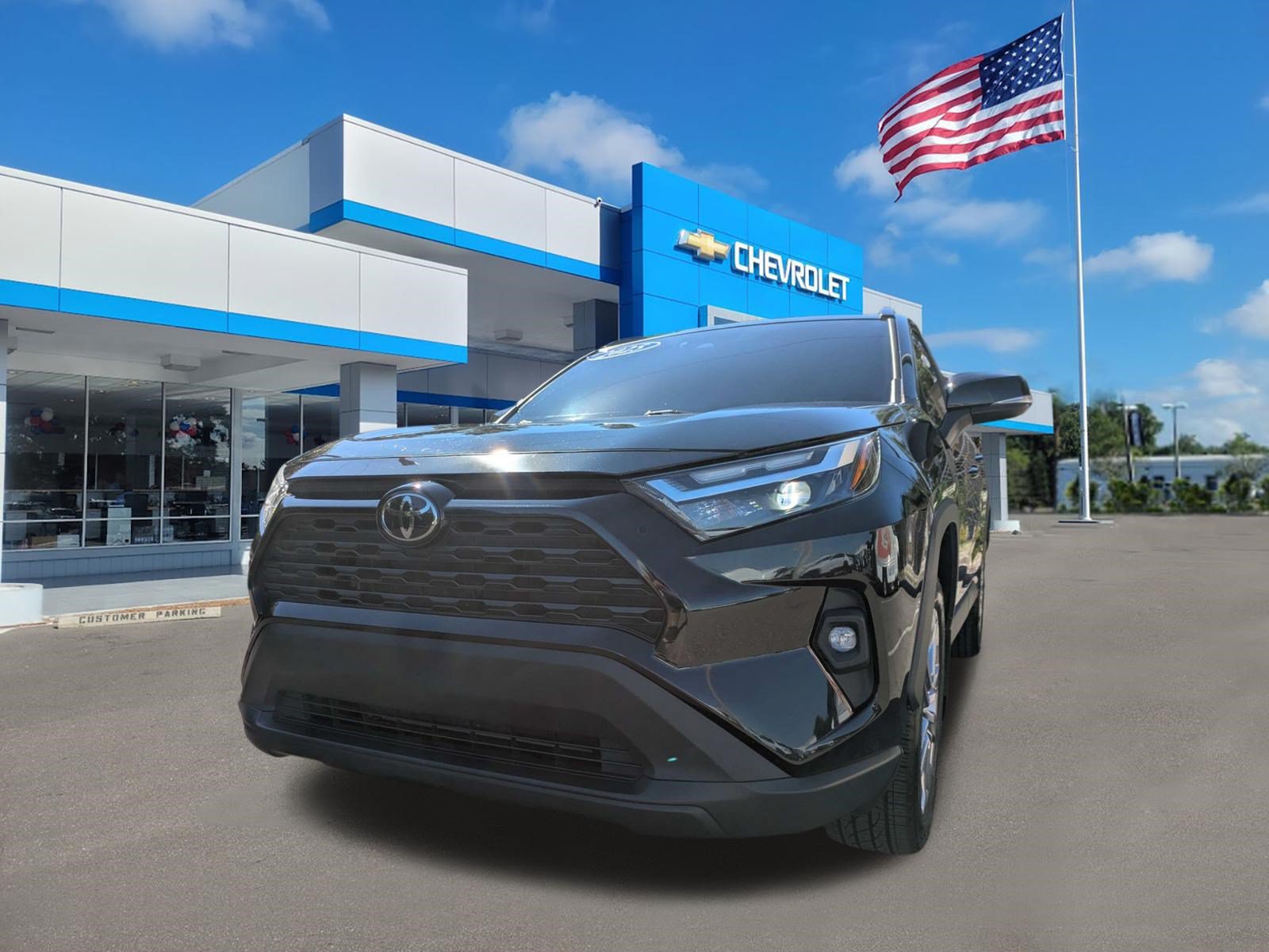 Used 2025 Toyota RAV4 XLE Premium w/ Weather Package FWD image 7