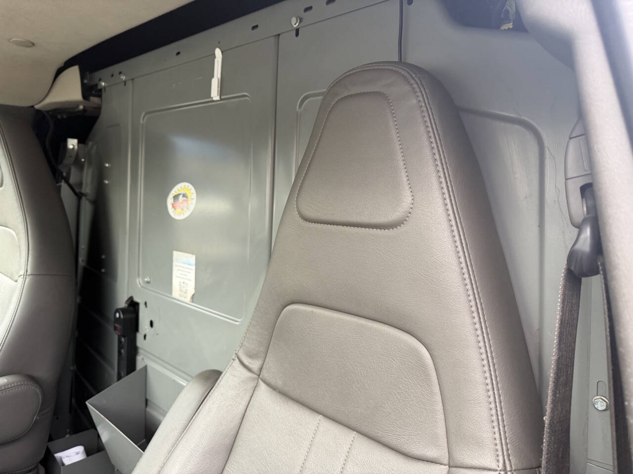 Used 2016 Chevrolet Express 2500 RWD image 17