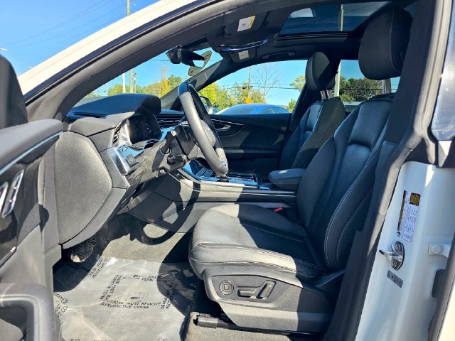 Used 2021 Audi Q8 Premium Plus w/ Premium Plus Package AWD/4WD image 17