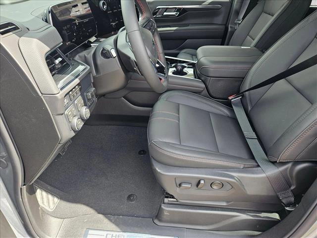 New 2026 Chevrolet Suburban RST image 4
