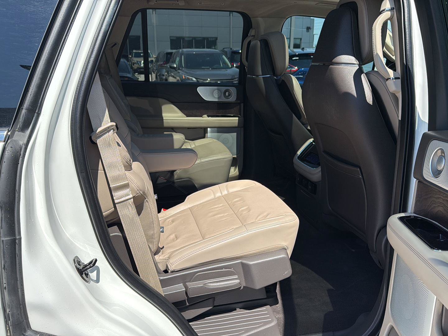 Used 2024 Lincoln Navigator Reserve w/ Equipment Group 201A AWD/4WD image 12