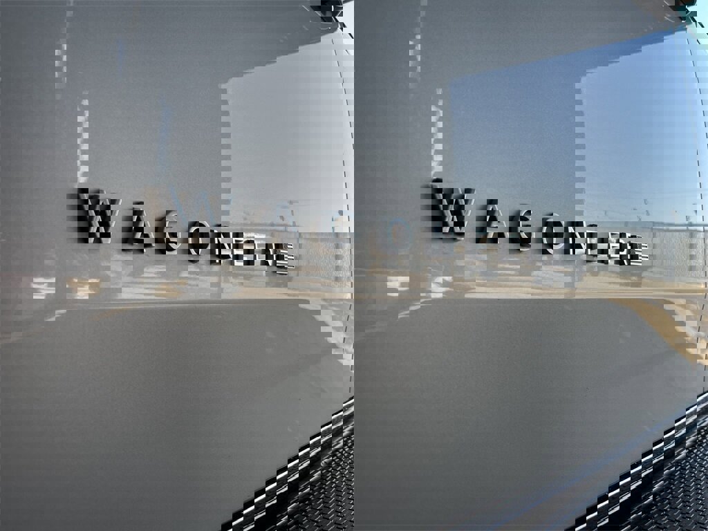 Used 2023 Jeep Wagoneer Series III w/ Preferred Equipment Group image 21