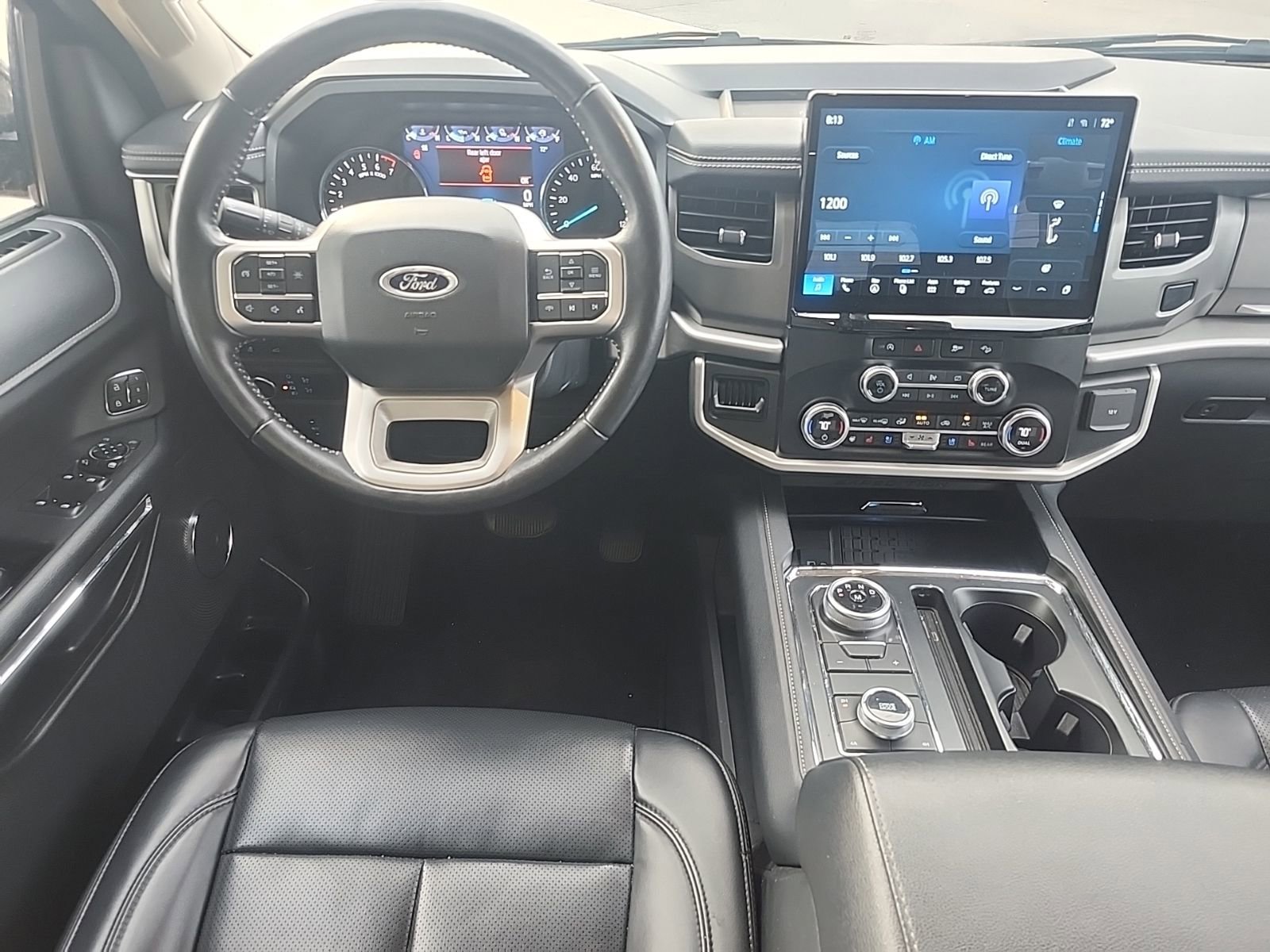 Used 2024 Ford Expedition XLT image 10