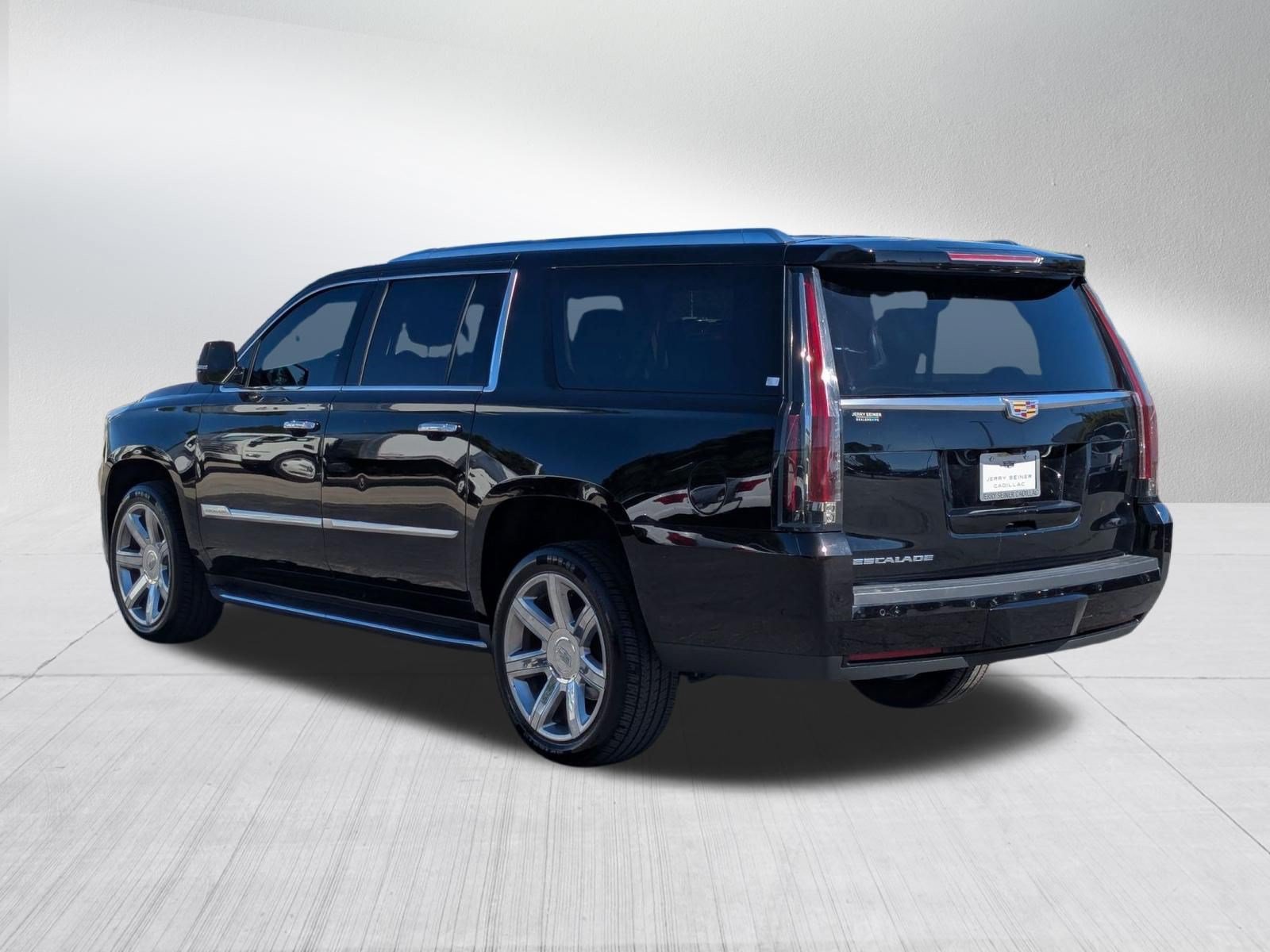 Used 2020 Cadillac Escalade ESV Luxury AWD/4WD image 4