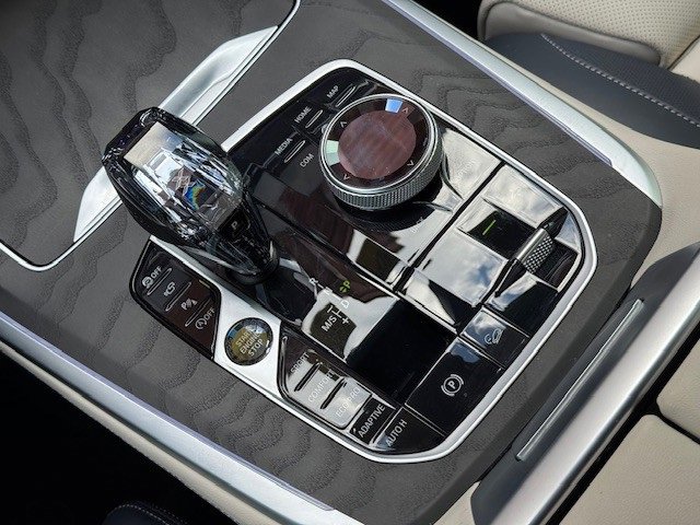 Used 2022 BMW X7 M50i image 35