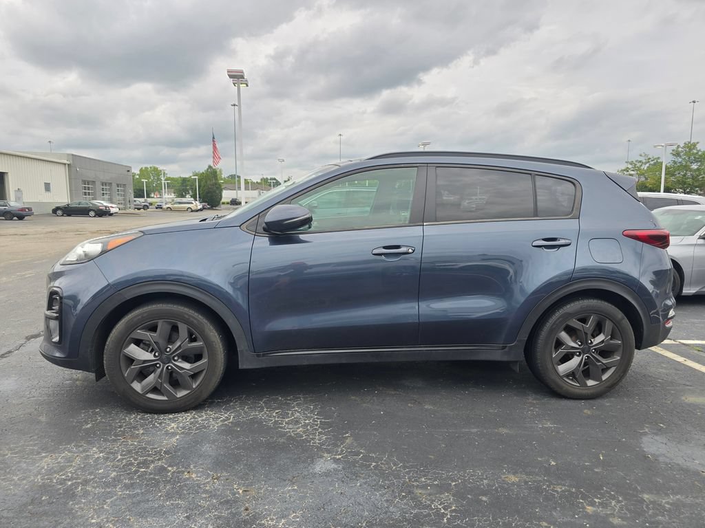 Used 2022 Kia Sportage Nightfall Edition FWD image 4