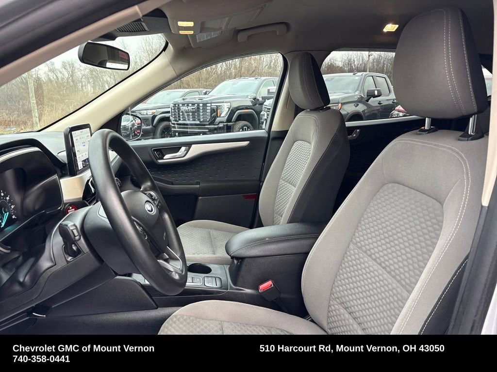 Used 2020 Ford Escape SE image 11