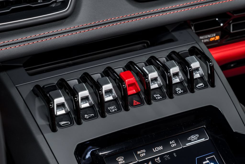 Used 2023 Lamborghini Huracan EVO RWD image 23