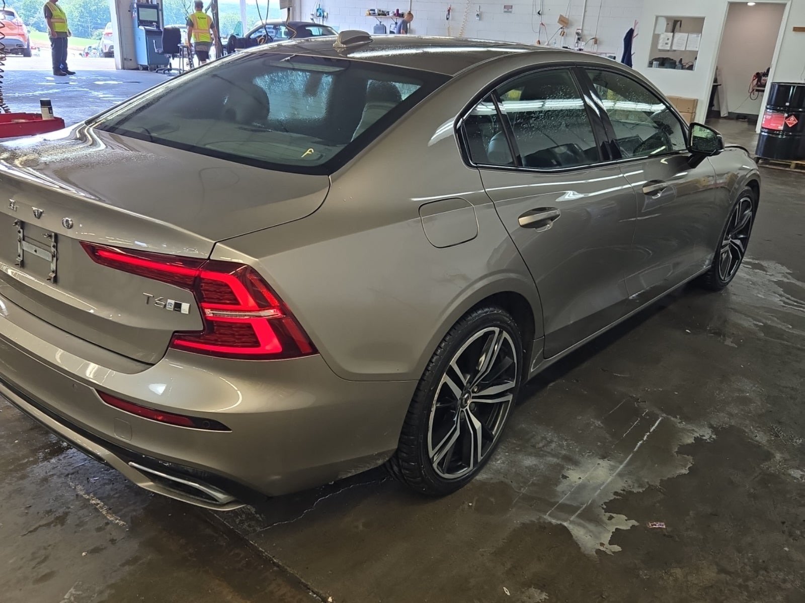 Used 2019 Volvo S60 T6 R-Design AWD/4WD image 3