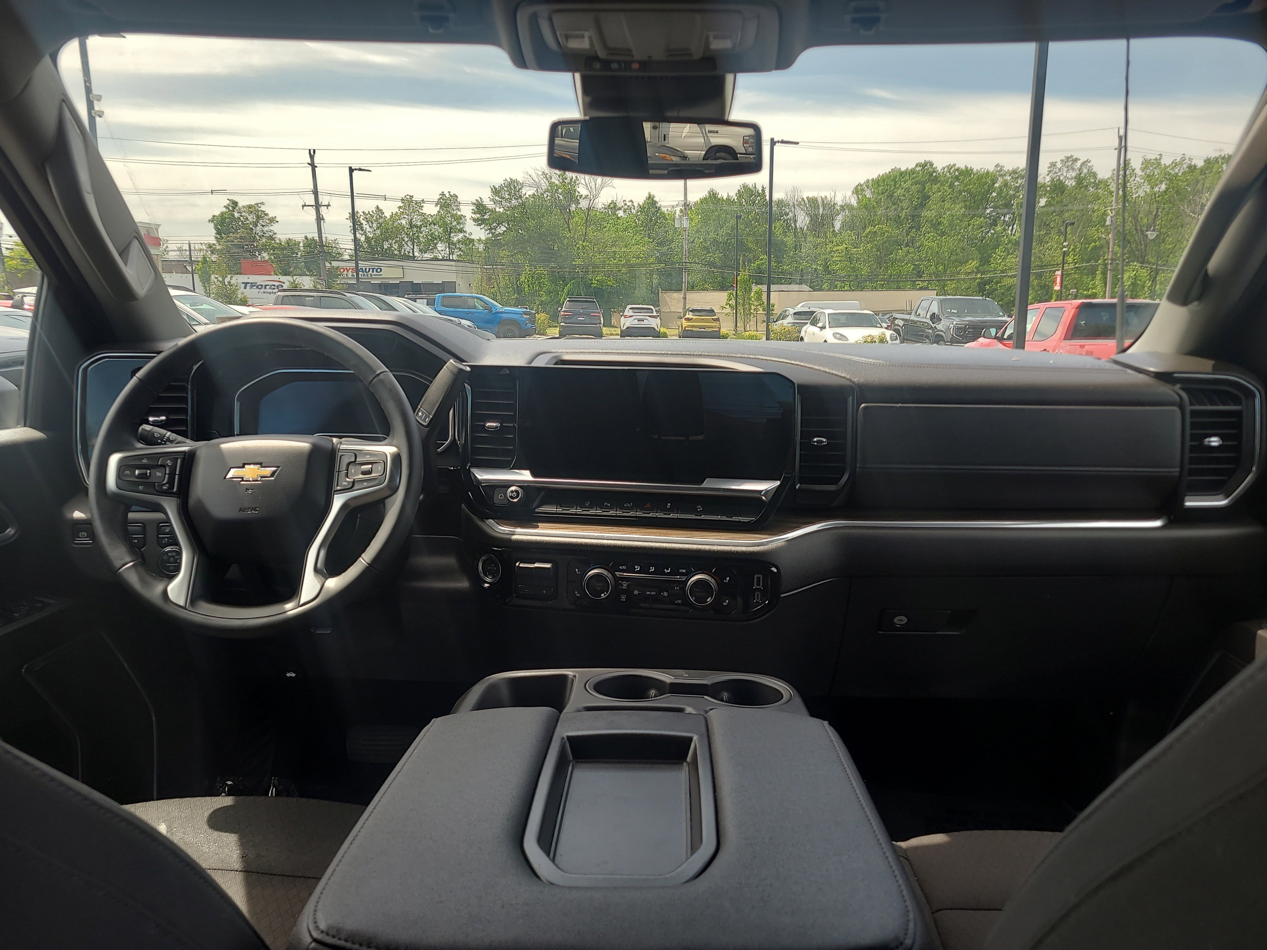 Used 2025 Chevrolet Silverado 2500 LT w/ Safety Package AWD/4WD image 19