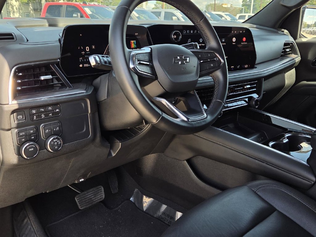 Used 2025 Chevrolet Tahoe Z71 AWD/4WD image 15