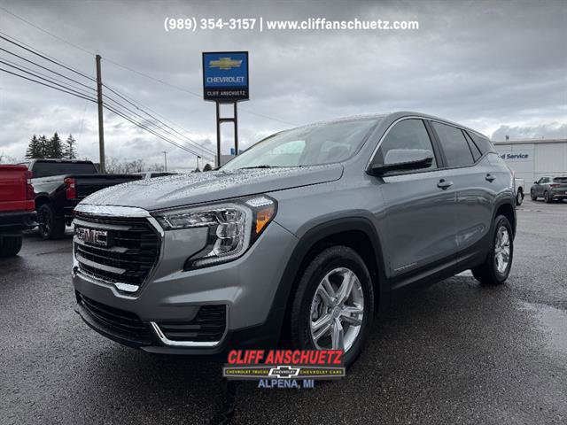 Used 2023 GMC Terrain SLE FWD image 1