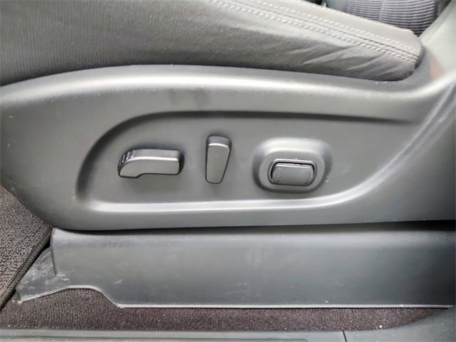 Used 2023 Nissan Titan SV w/ SV Convenience Package image 20