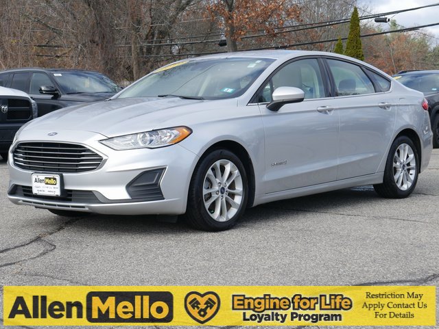 Used 2019 Ford Fusion SE image 1