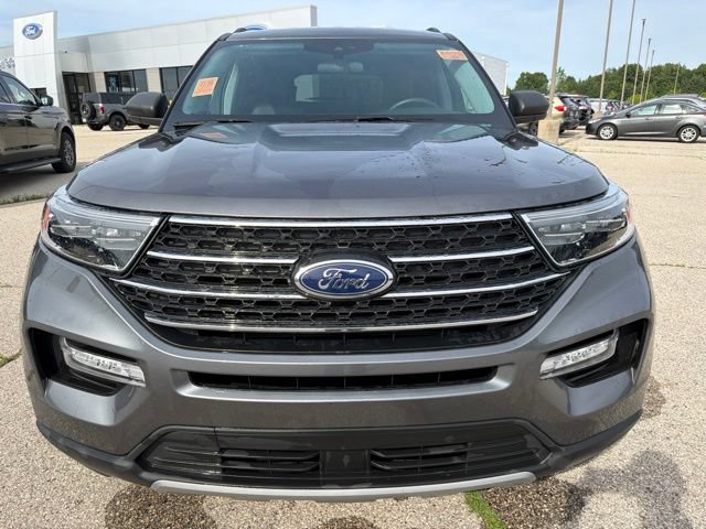 Used 2024 Ford Explorer XLT w/ Equipment Group 202A AWD/4WD image 9