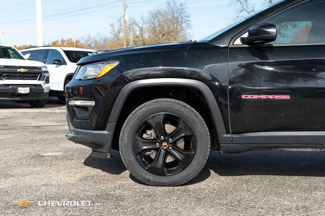 Used 2018 Jeep Compass Latitude w/ Popular Equipment Group image 11