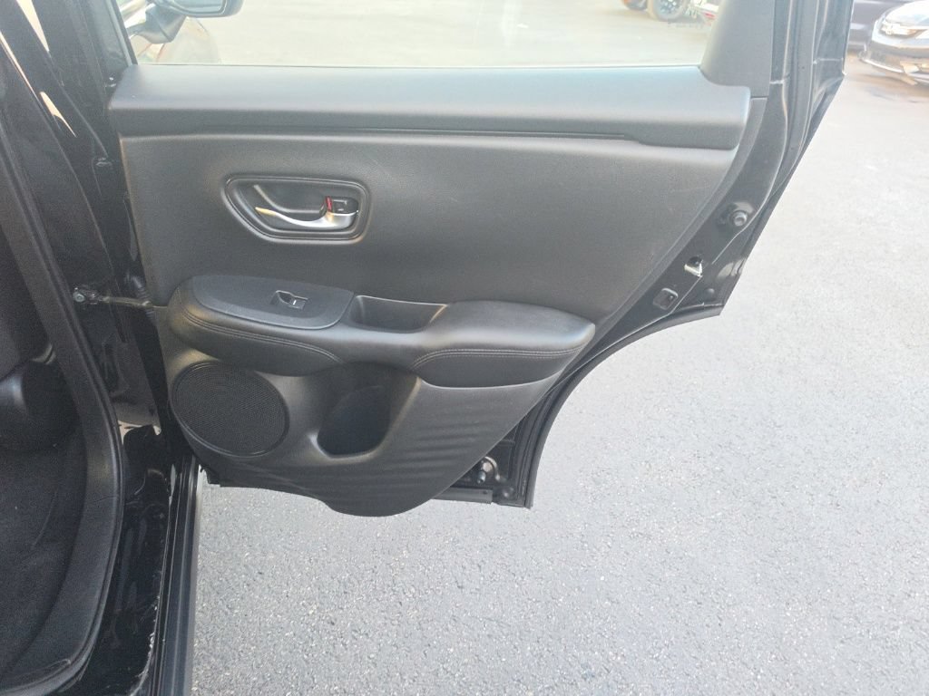 Used 2025 Honda HR-V LX image 28