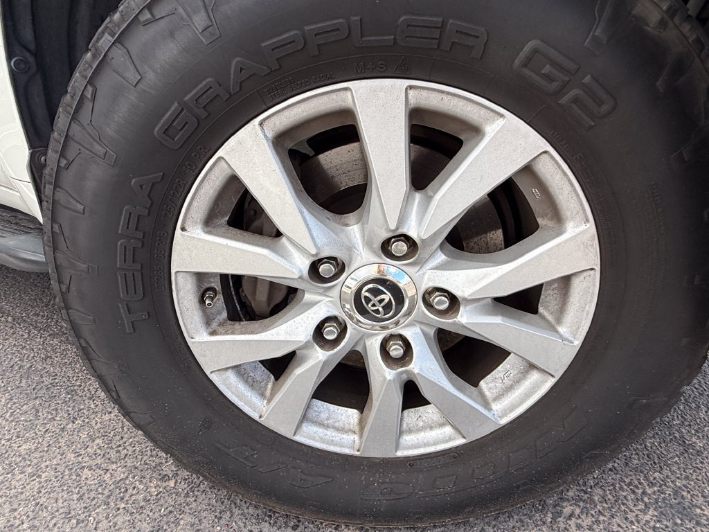 Used 2016 Toyota Land Cruiser AWD/4WD image 15