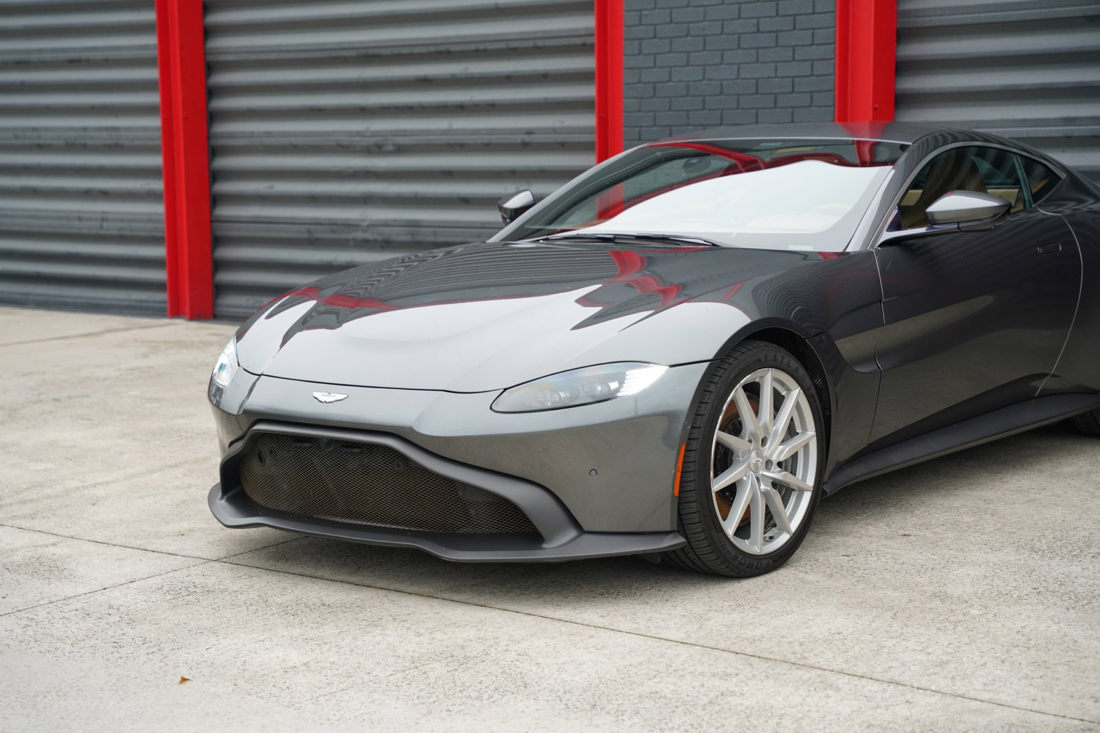 Used 2020 Aston Martin V8 Vantage Coupe RWD image 4